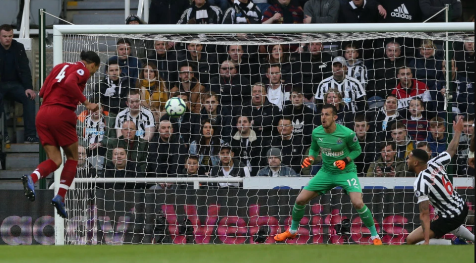 Van Dijk ra lệnh như thủ lĩnh giúp Liverpool chiến thắng Newcastle