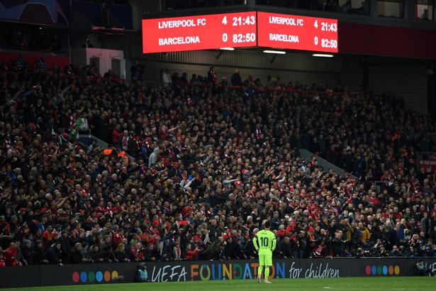 Sau trận thua Liverpool, Messi bị xe bus Barca bỏ rơi khi ra sân bay