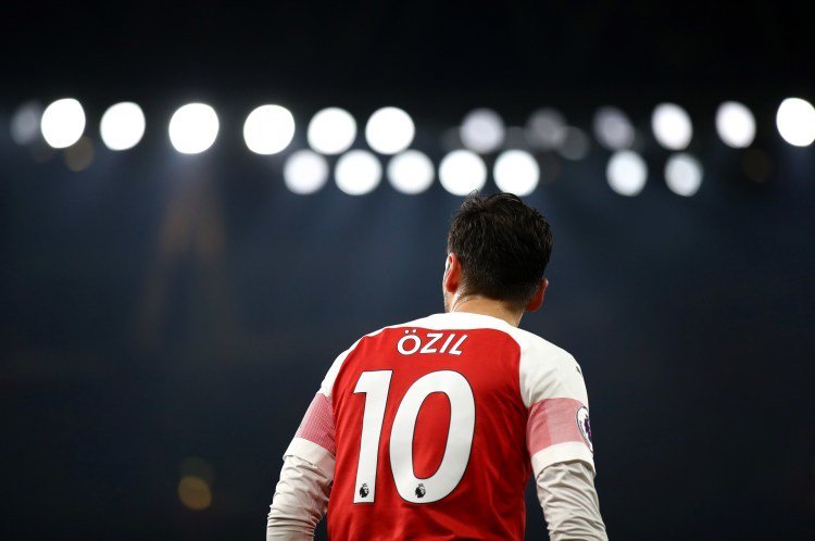 HLV Emery lên danh sách trảm 5 cầu thủ dù đêm nay Arsenal đá bán kết Europa League