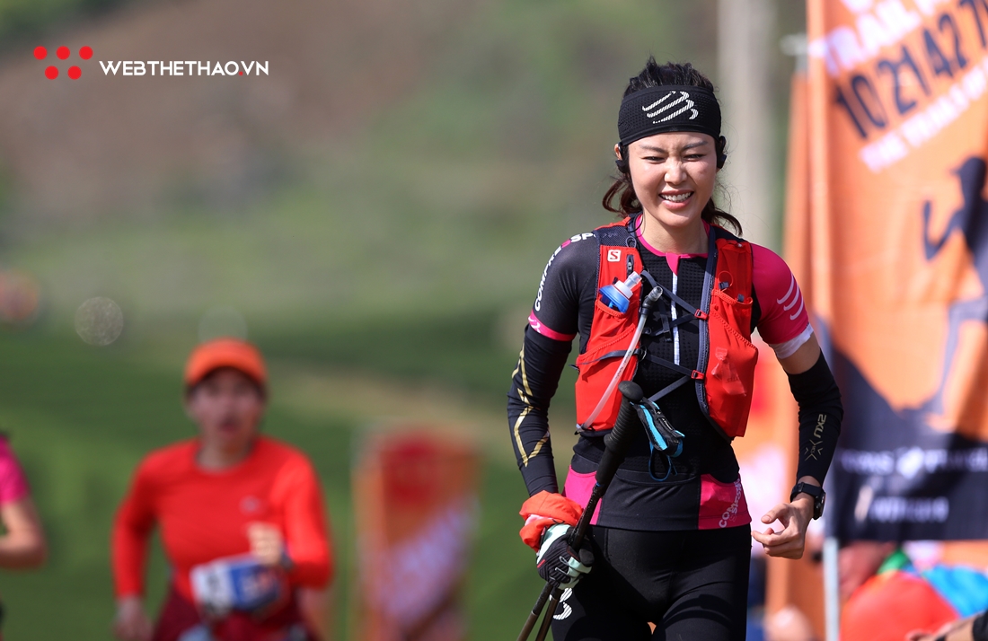 Hoa hậu Thu Thủy rạng ngời trên đường chạy Vietnam Trail Marathon 2019