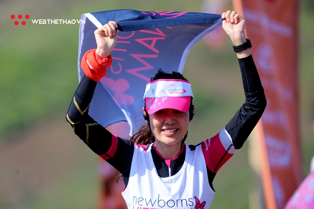 Hoa hậu Thu Thủy rạng ngời trên đường chạy Vietnam Trail Marathon 2019
