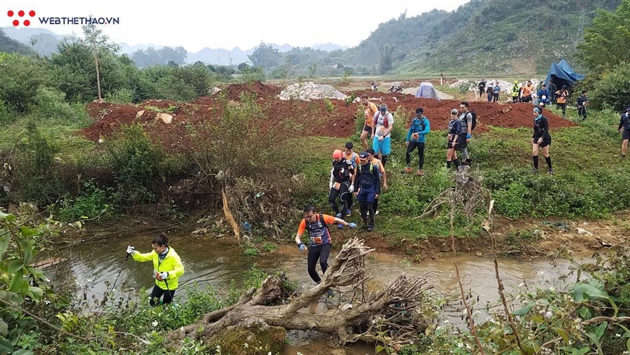 Chạy leo dốc nhanh như gió, Trần Duy Quang vô địch 70km Vietnam Trail Marathon 2019 Chạy leo dốc nhanh như gió, Trần Duy Quang vô địch 70km Vietnam Trail Marathon 2019