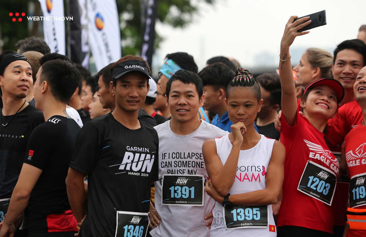 Hàng trăm runner sải bước tại Garmin Run Hanoi 2019 dưới cái lạnh 15 độ