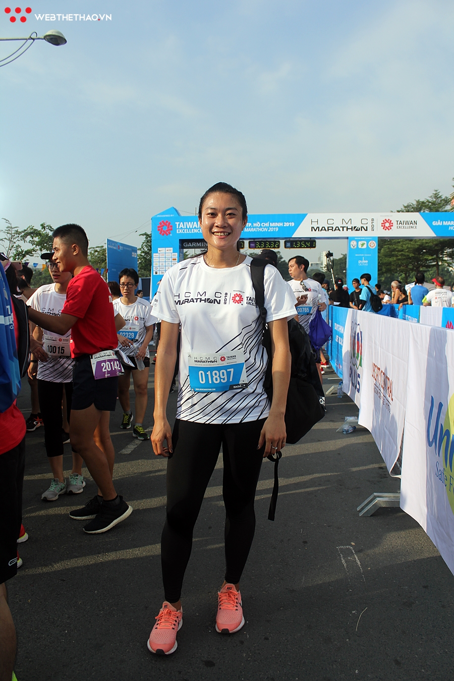 Lê Tú Chinh và dàn sao điền kinh TPHCM mướt mồ hôi chạy 5km HCMC Marathon 2019