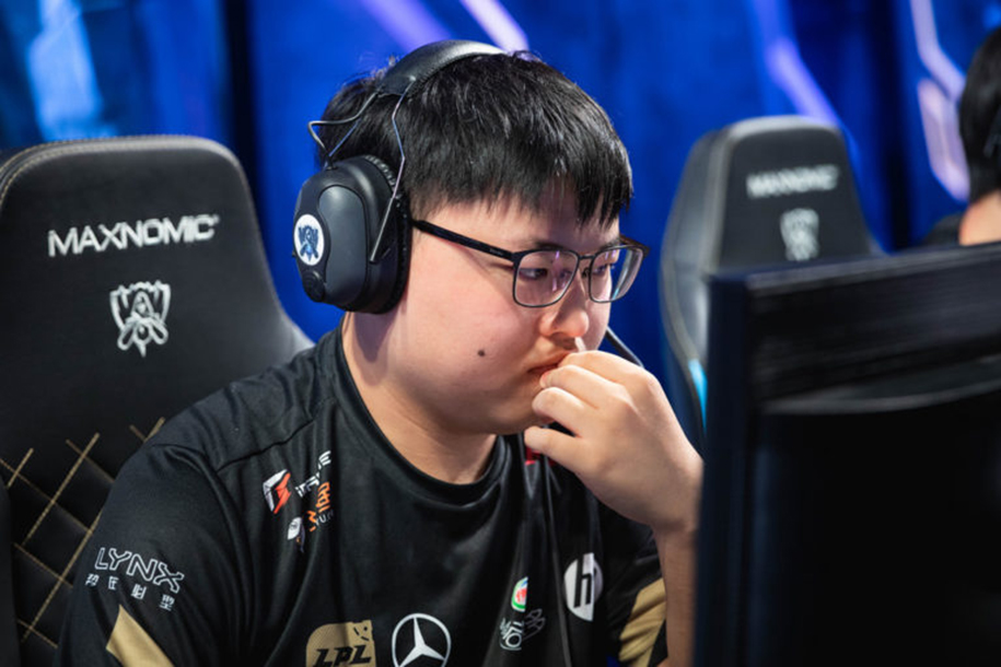 Uzi comeback trong danh sách đăng ký của RNG