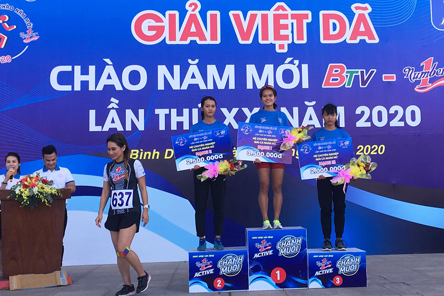 “Marathoner lấy nước mắt SEA Games 30” Hồng Lệ có danh hiệu đầu tiên trong năm mới 2020 “Marathoner lấy nước mắt SEA Games 30” Hồng Lệ có danh hiệu đầu tiên trong năm mới 2020