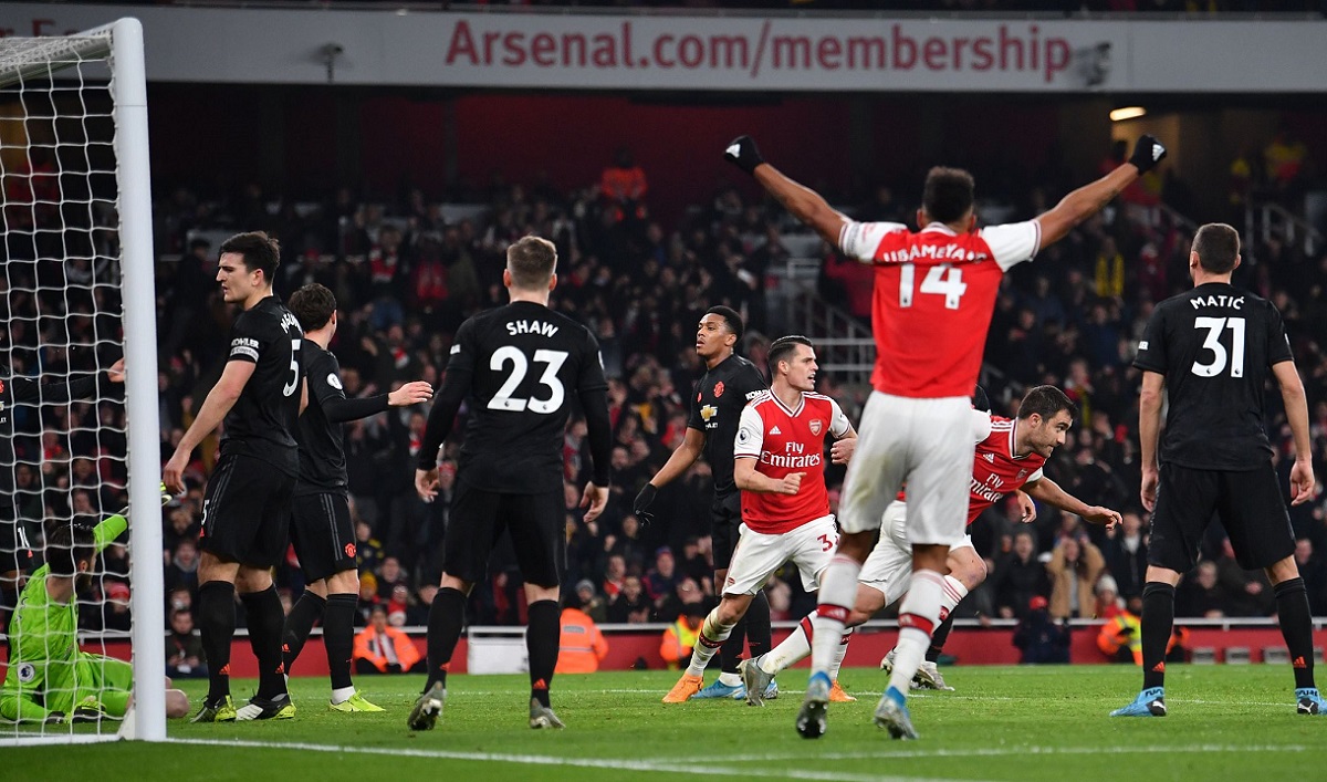 2 cầu thủ MU bị chỉ trích gay gắt sau thất bại trước Arsenal