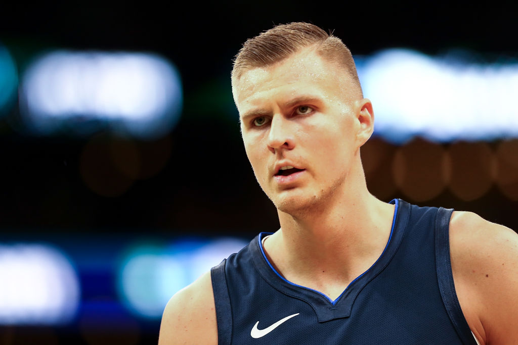 Kristaps Porzingis dính chấn thương không hẹn ngày quay lại