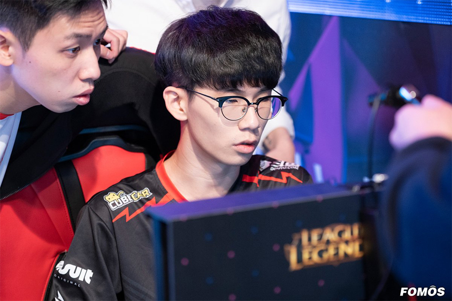 Tin chuyển nhượng LMHT mới nhất 3/1: Uzi trở lại, Jackeylove về Top Esports
