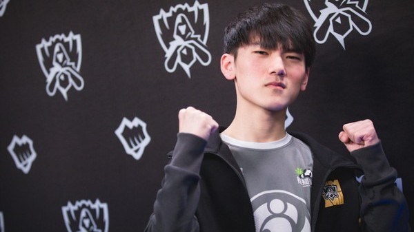 Jackeylove sẽ gia nhập Top Esports với một bản hợp đồng kỷ lục?