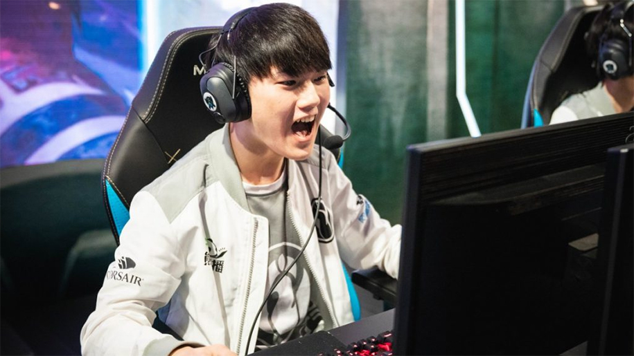 Tin chuyển nhượng LMHT mới nhất 3/1: Uzi trở lại, Jackeylove về Top Esports