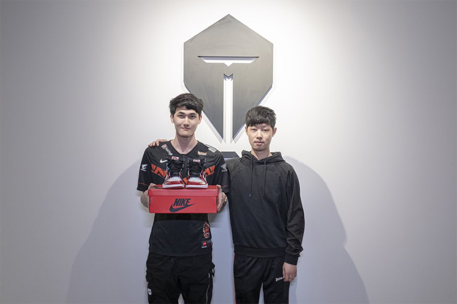 Jackeylove sẽ gia nhập Top Esports với một bản hợp đồng kỷ lục?