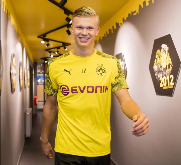 Dortmund đánh bại MU giành Haaland nhờ WhatsApp và các tuyển trạch viên Dortmund đánh bại MU giành Haaland nhờ WhatsApp và các tuyển trạch viên