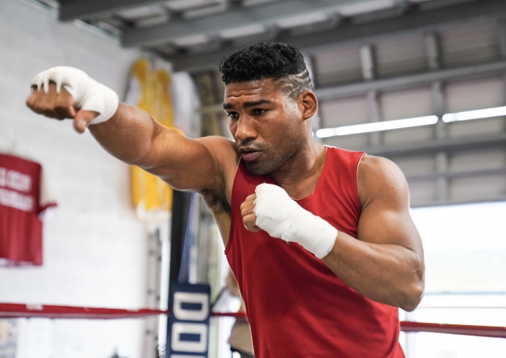 Yuriorkis Gamboa không cần đến phẫu thuật để chữa trị chấn thương