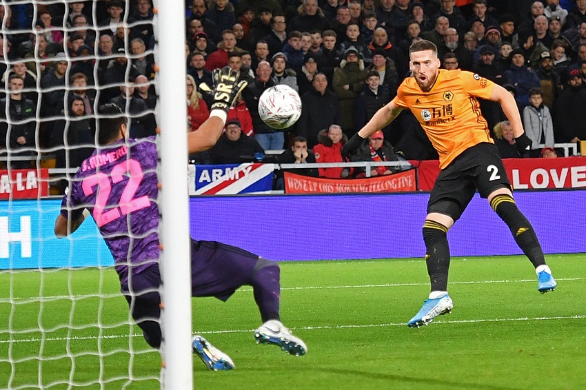 De Gea bị cảnh báo về vị trí ở MU sau màn trình diễn của Romero