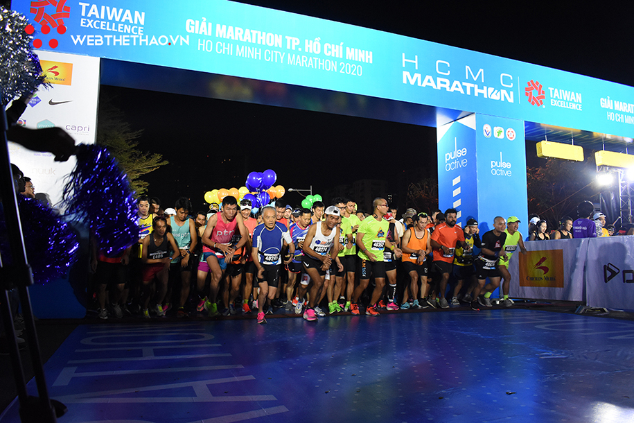 HCMC Marathon 2020 khởi tranh trong đêm: Runner sẵn sàng chinh phục bình minh cầu Phú Mỹ HCMC Marathon 2020 khởi tranh trong đêm: Runner sẵn sàng chinh phục bình minh cầu Phú Mỹ