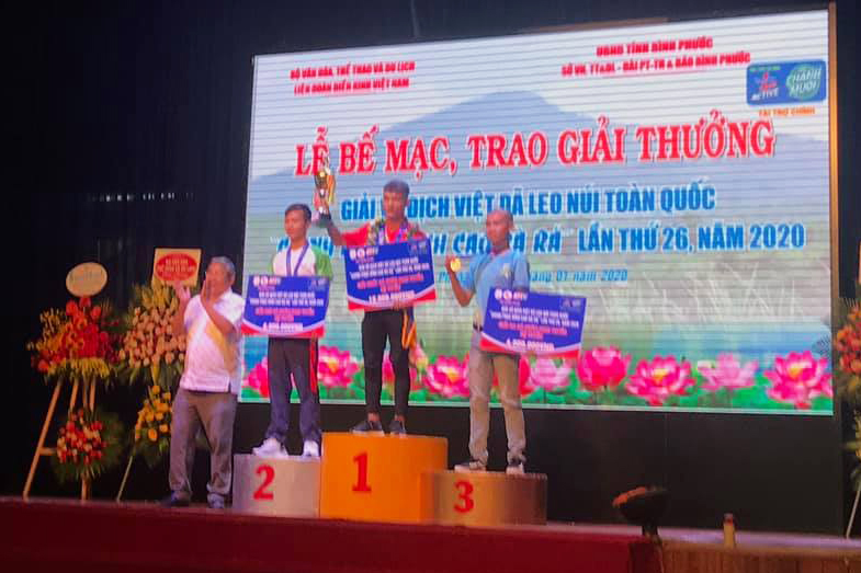 Nguyễn Thị Oanh có danh hiệu mới, “sao marathon SEA Games” Bình Phước vô đối ở việt dã leo núi toàn quốc Nguyễn Thị Oanh có danh hiệu mới, “sao marathon SEA Games” Bình Phước vô đối ở việt dã leo núi toàn quốc