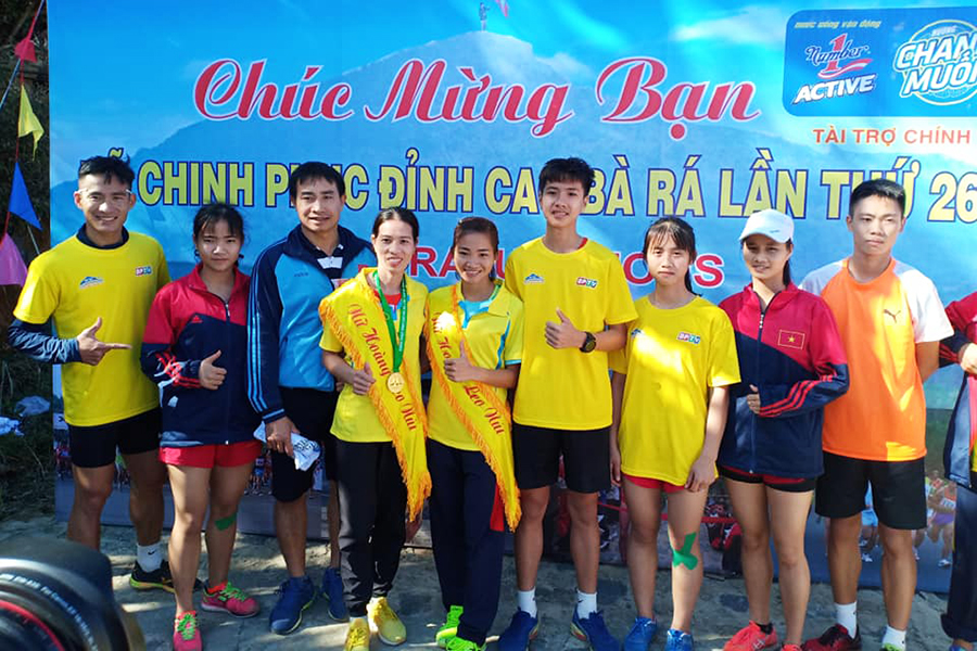 Nguyễn Thị Oanh có danh hiệu mới, “sao marathon SEA Games” Bình Phước vô đối ở việt dã leo núi toàn quốc Nguyễn Thị Oanh có danh hiệu mới, “sao marathon SEA Games” Bình Phước vô đối ở việt dã leo núi toàn quốc