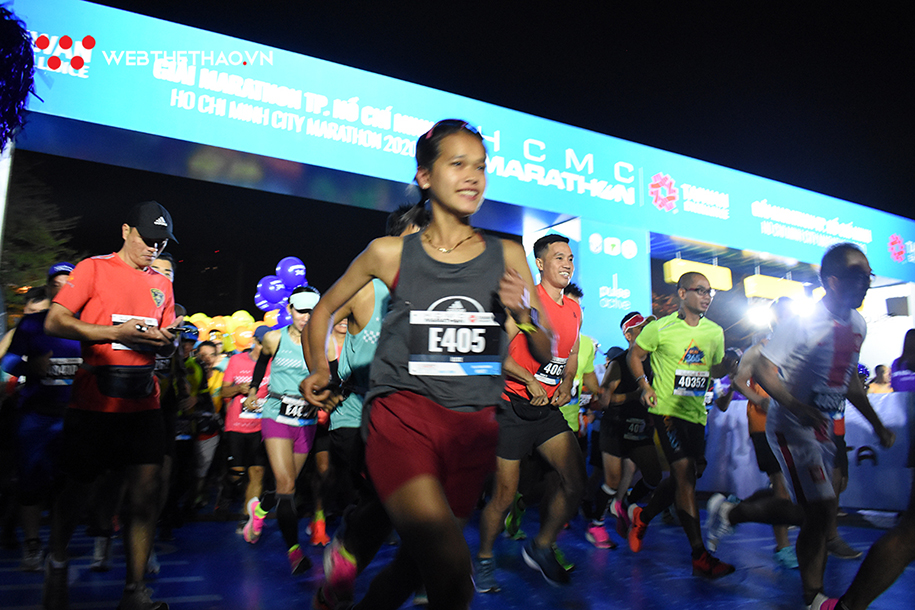 HCMC Marathon 2020 khởi tranh trong đêm: Runner sẵn sàng chinh phục bình minh cầu Phú Mỹ