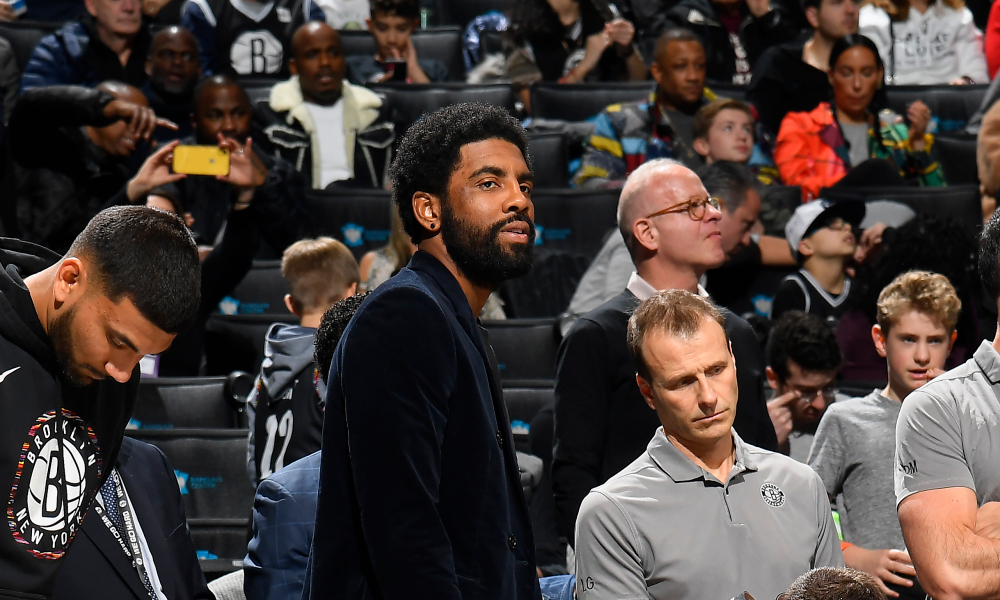 Kyrie Irving có thể phải phẫu thuật vai