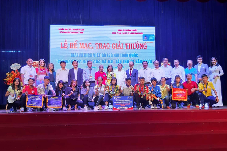 Nguyễn Thị Oanh có danh hiệu mới, “sao marathon SEA Games” Bình Phước vô đối ở việt dã leo núi toàn quốc