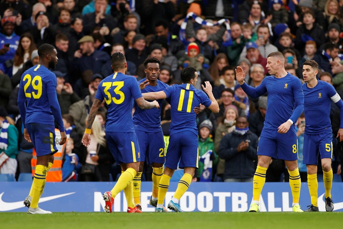 Tại sao Chelsea mặc áo trơn tại FA Cup trước Nottingham Forest?
