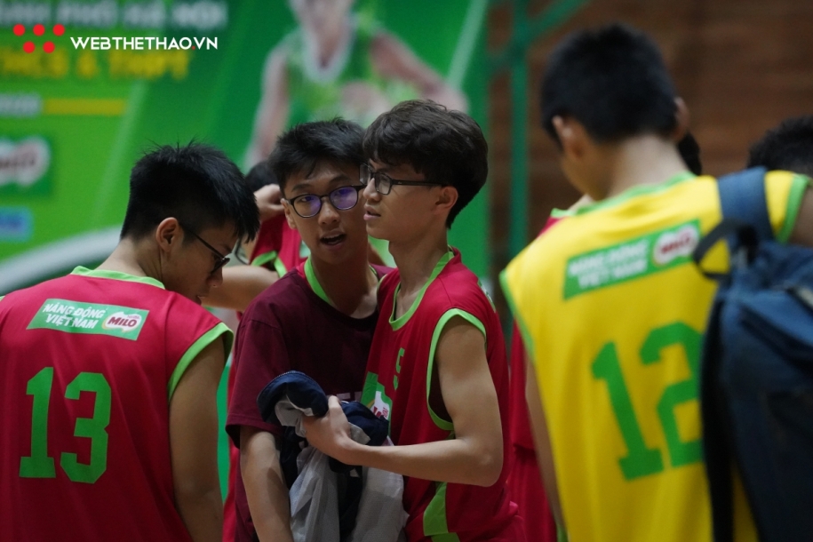 Rapper Phương Cào lặng người sau thất bại của THPT Yên Hòa Rapper Phương Cào lặng người sau thất bại của THPT Yên Hòa