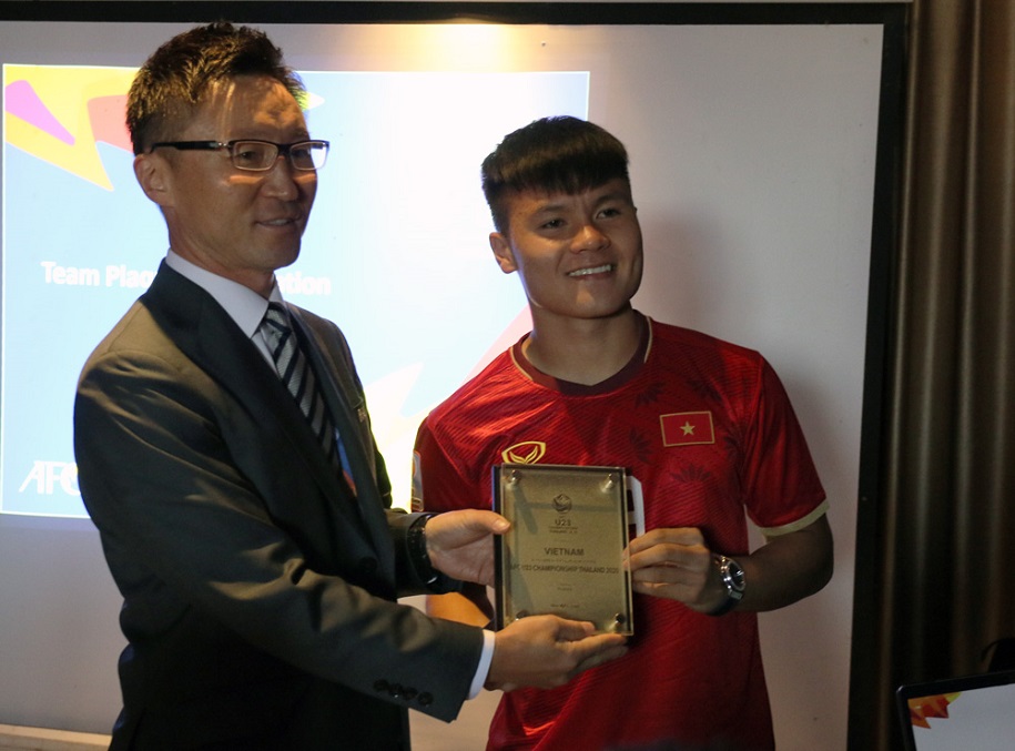 AFC cử chuyên gia đến giúp U23 Việt Nam học nguyên tắc về VAR