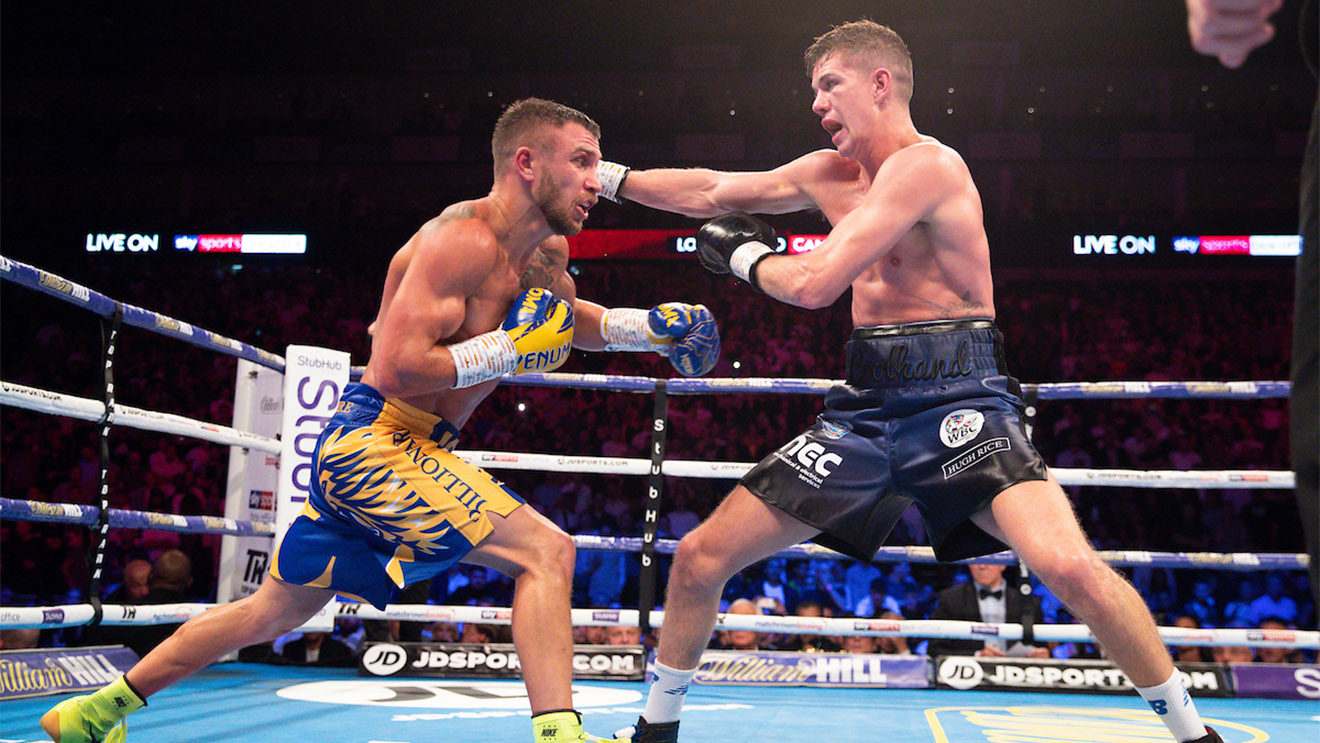 Phân tích chuyên sâu: Lomachenko và chuyện cắm trụ chân trước - chân sau