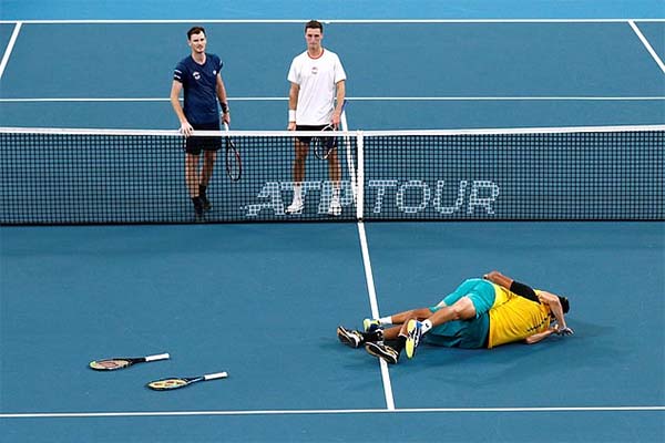 Giải quần vợt ATP Cup 2020: Thoát hiểm ngoạn mục, Úc cùng Nga vào bán kết