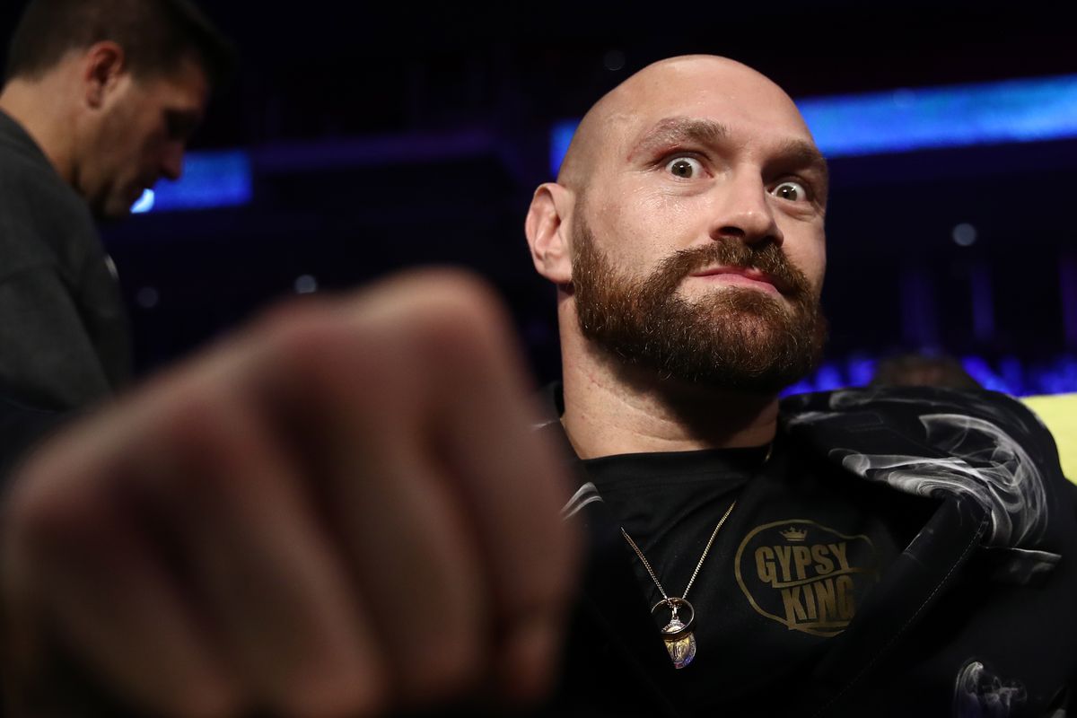 Tyson Fury tập luyện với 2 võ sĩ vô danh để chuẩn bị tái đấu Deontay Wilder