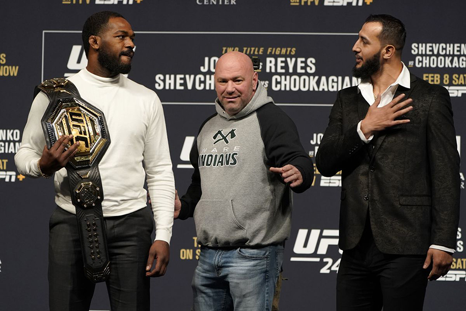 Jon Jones: “Dominick Reyes thì có gì ngoài cú đấm thẳng trái cơ chứ”