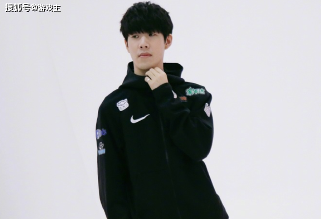 TheShy khởi đầu LMHT mùa 10 ở mức... Đồng đoàn.