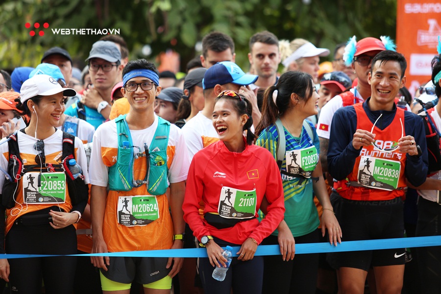 Những nụ cười làm rung rinh trái tim tại Vietnam Trail Marathon 2020