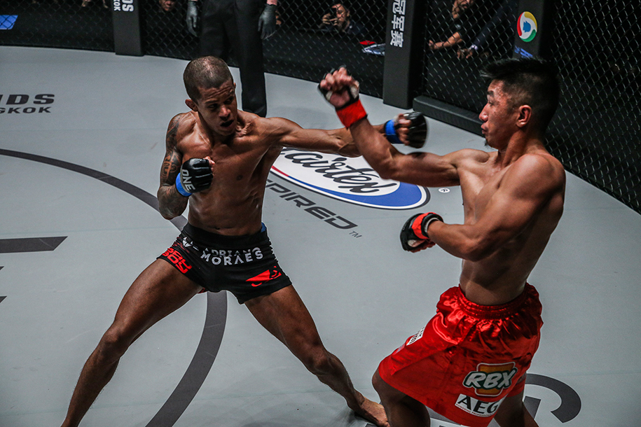 Demetrious Johnson sẽ tranh đai Flyweight ONE Championship vào tháng 4