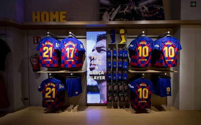 Barca vượt qua Real Madrid và MU trong cuộc đua kiếm tiền