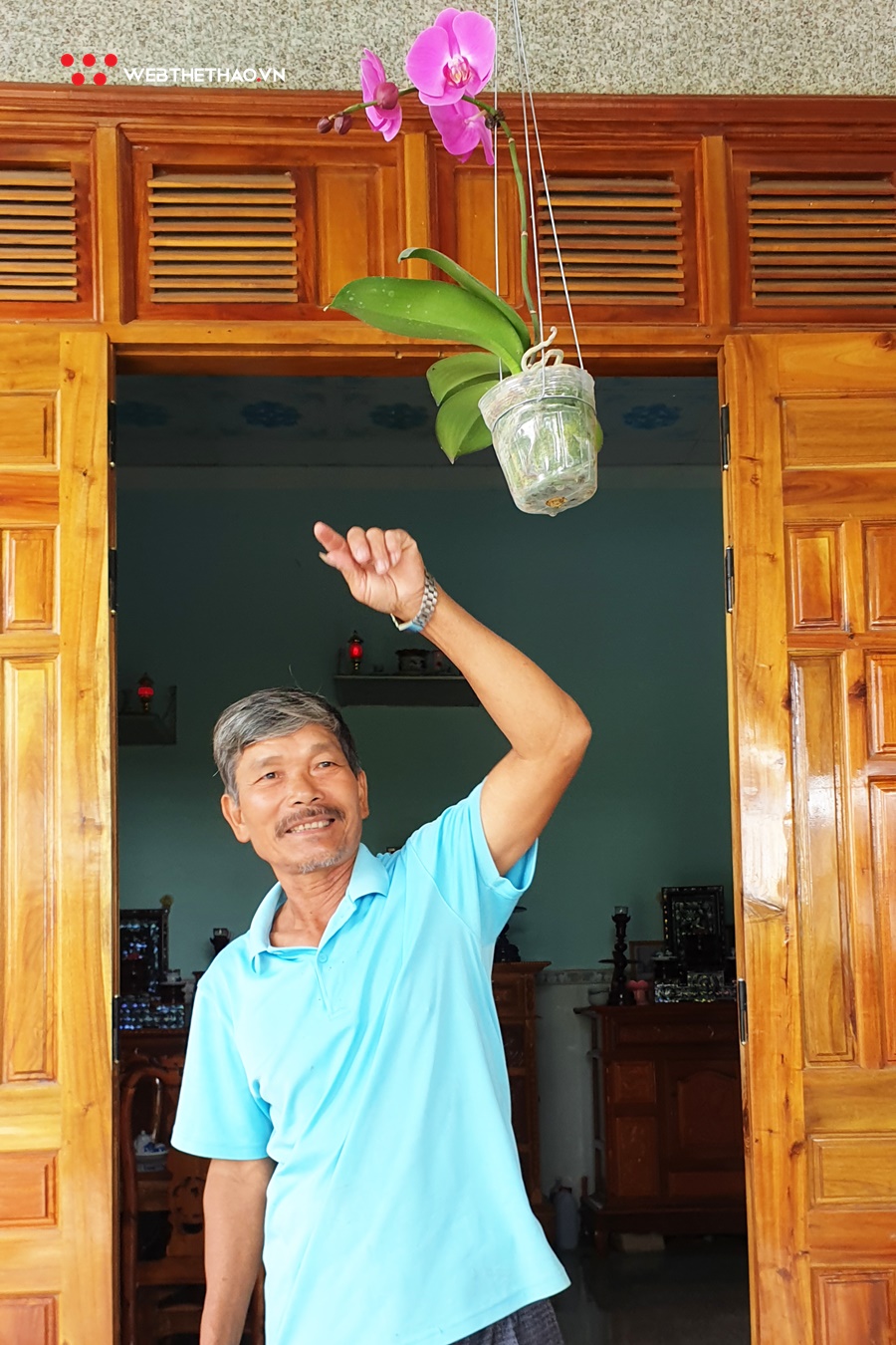 Về quê Hồng Lệ chăn lợn rừng, đuổi gà chạy bộ và ăn cà xanh chấm mắm cá Về quê Hồng Lệ chăn lợn rừng, đuổi gà chạy bộ và ăn cà xanh chấm mắm cá