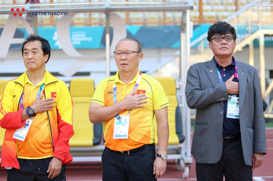 HLV Park Hang Seo dành giải thưởng Cúp Chiến thắng 2019 tặng bệnh nhi bị bệnh tim