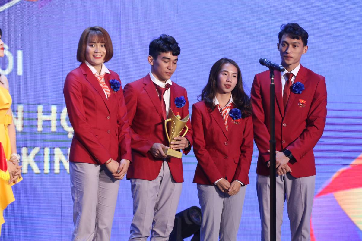 TRỰC TIẾP Gala trao giải Cúp Chiến thắng 2019: U22 Việt Nam giành chiến thắng ở hạng mục ĐT của năm TRỰC TIẾP Gala trao giải Cúp Chiến thắng 2019: U22 Việt Nam giành chiến thắng ở hạng mục ĐT của năm