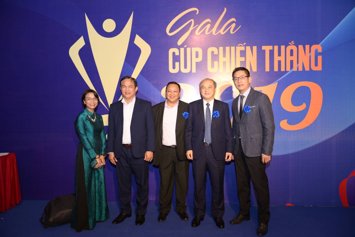 TRỰC TIẾP Gala trao giải Cúp Chiến thắng 2019: U22 Việt Nam giành chiến thắng ở hạng mục ĐT của năm TRỰC TIẾP Gala trao giải Cúp Chiến thắng 2019: U22 Việt Nam giành chiến thắng ở hạng mục ĐT của năm