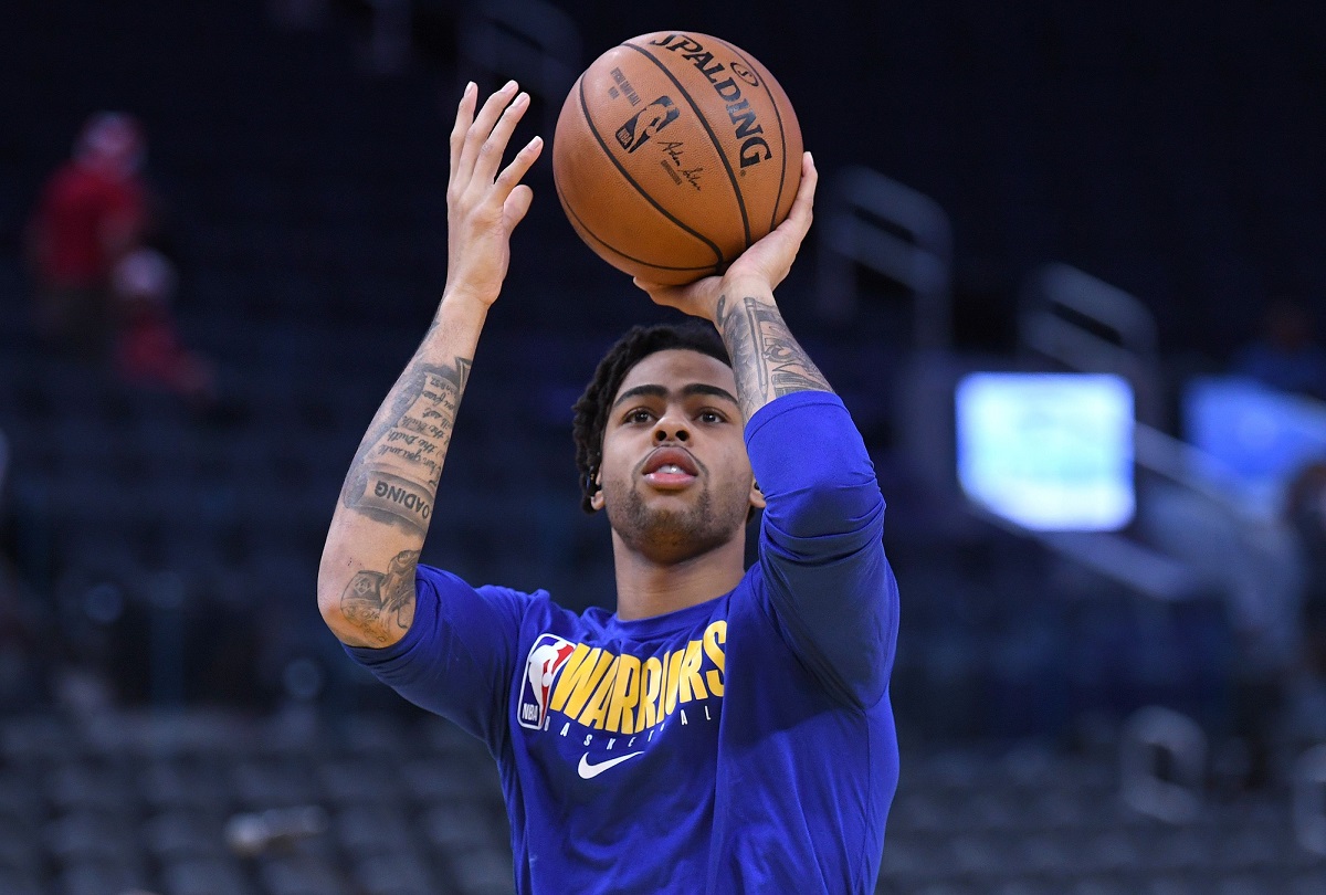 Chỉ ghi 2 điểm ở 2 hiệp đấu sau cùng, D'Angelo Russell bất lực nhìn đội nhà thất bại