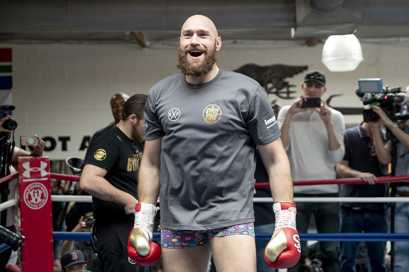 Để chuẩn bị tái đấu với Wilder, Tyson Fury "tự sướng" 7 lần 1 ngày