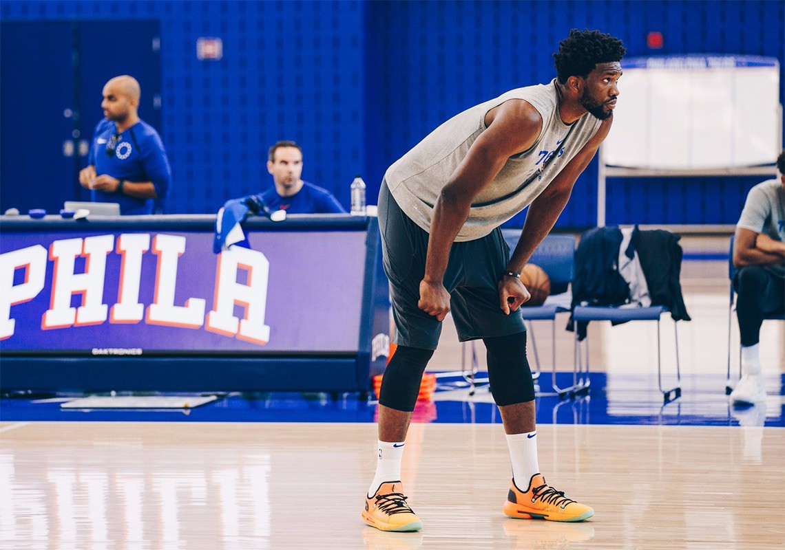 Joel Embiid chuẩn bị ra mắt mẫu giày riêng cùng Under Armour