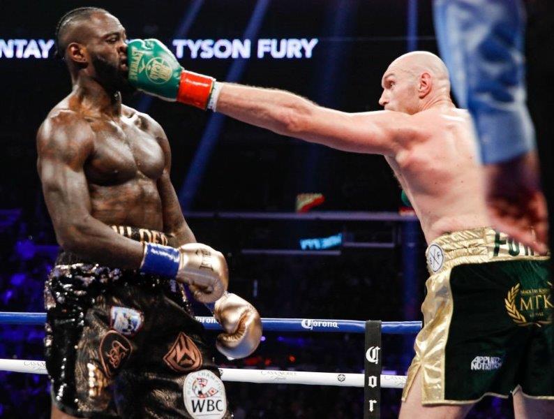 Để chuẩn bị tái đấu với Wilder, Tyson Fury tự sướng 7 lần 1 ngày