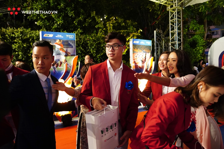 Nước mắt người phán xử, áo dài Ánh Viên và những khoảnh khắc đẹp Cúp Chiến thắng 2019