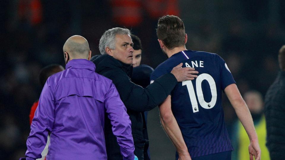 Mourinho và đội tuyển Anh choáng váng với tin tức tồi tệ từ Harry Kane