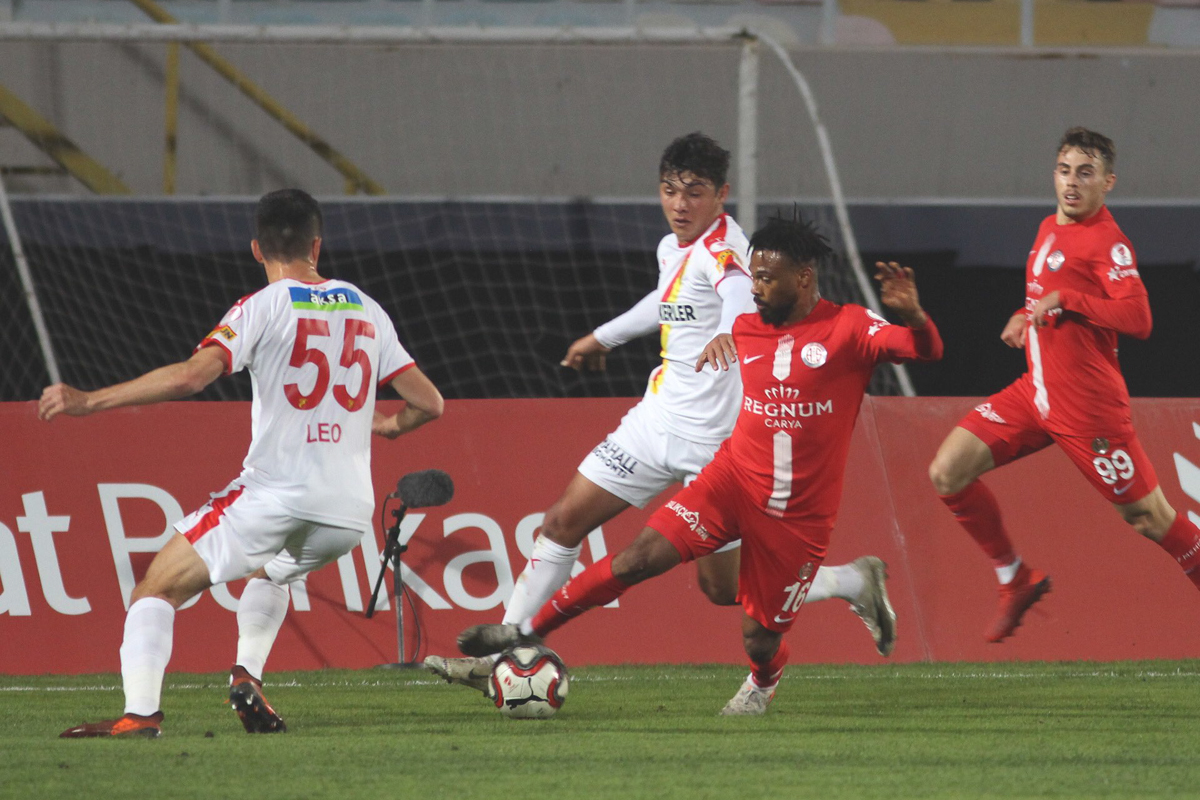 Nhận định Antalyaspor vs Goztepe 17h30 ngày 19/01 (Giải VĐQG Thổ Nhĩ Kỳ)