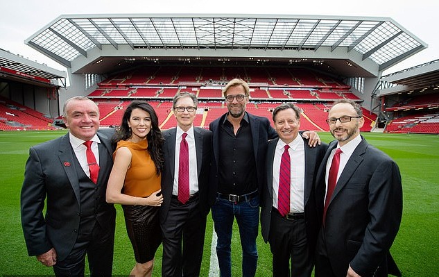 Sếp Liverpool "chấm" HLV Klopp chỉ với một cuộc điện thoại