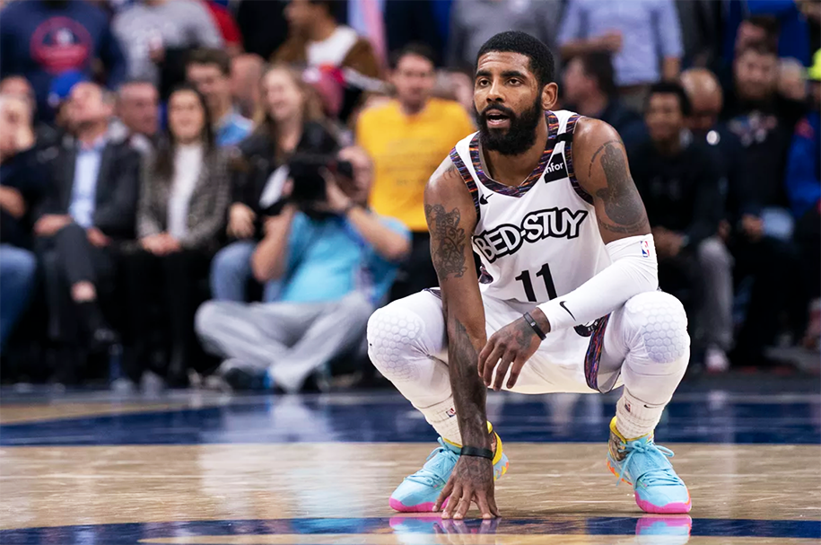 Kyrie Irving phản pháo truyền thông: Hãy ở ngoài phòng thay đồ của chúng tôi!