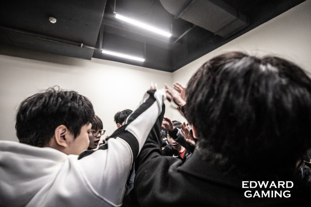 Lịch thi đấu LPL Mùa Xuân 2020 hôm nay 19/1: TES vs EDG